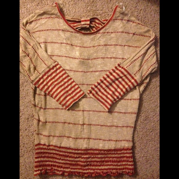 Cute top - Picture 2 of 2